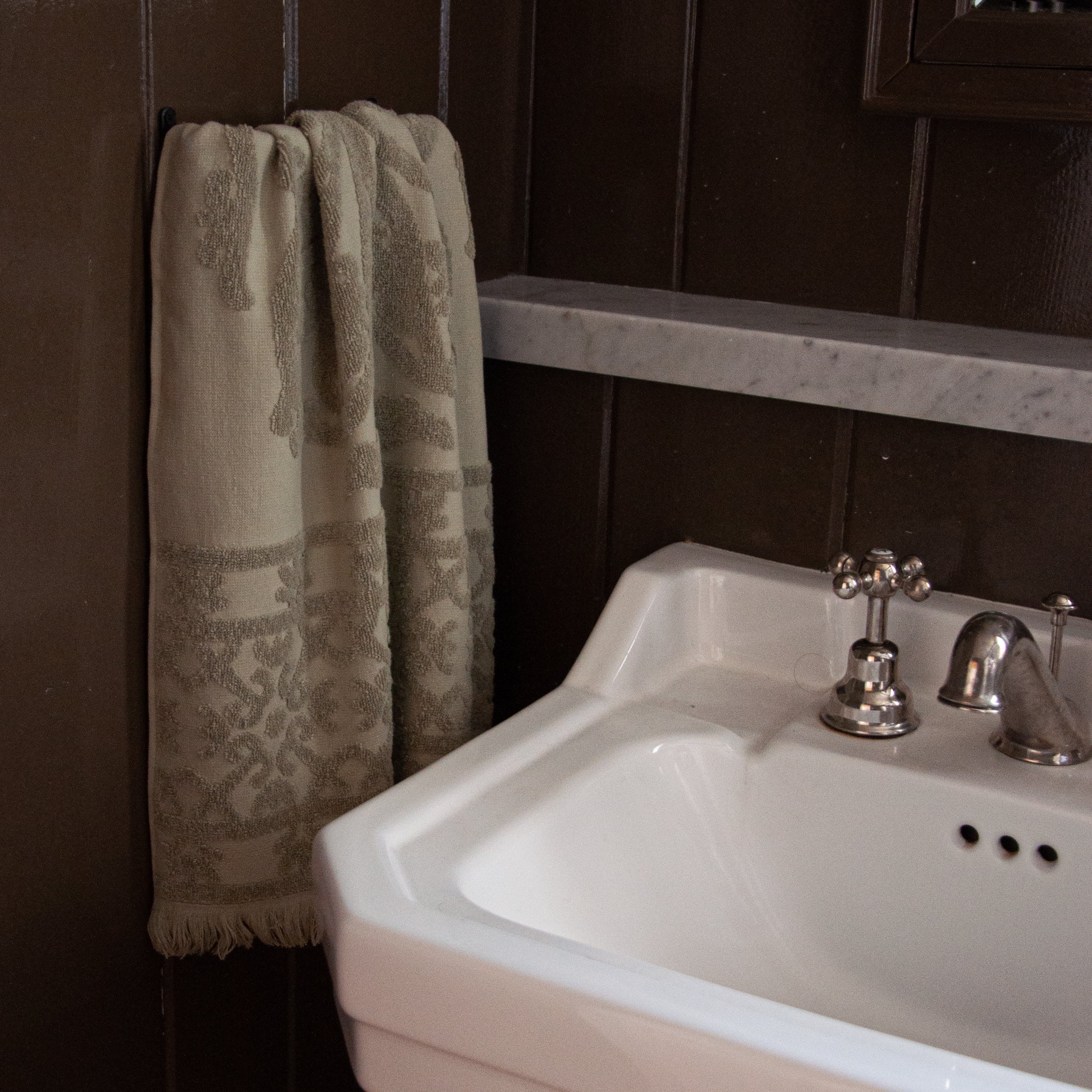 Classic Hand Towel, Snail